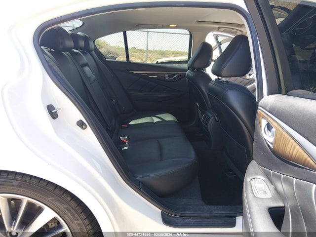 INFINITI Q50 3.0t Luxe