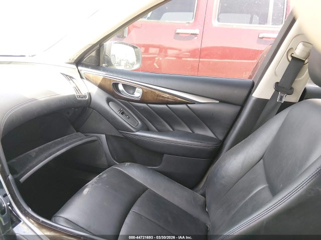 INFINITI Q50 3.0t Luxe