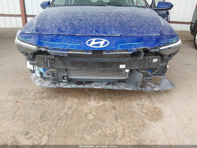 Hyundai ELANTRA Sel