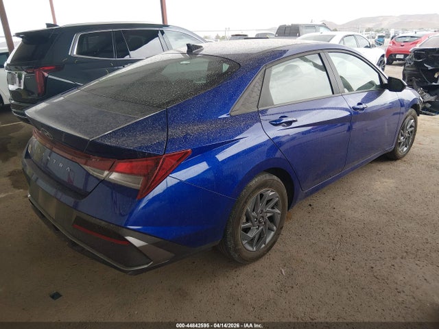 Hyundai ELANTRA Sel