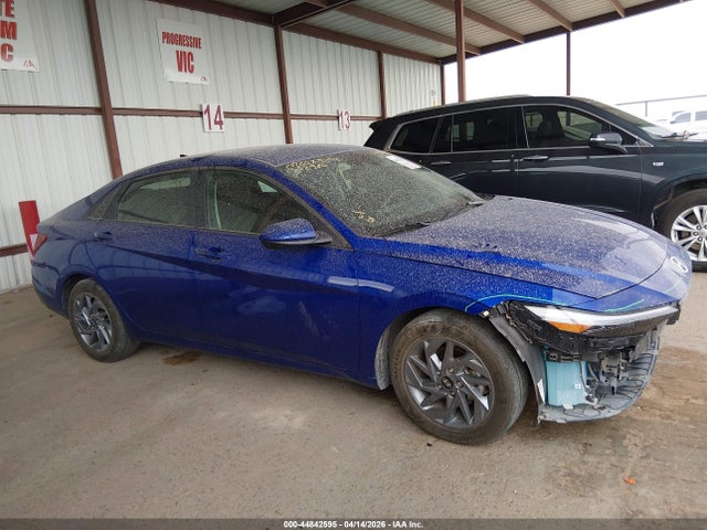 Hyundai ELANTRA Sel