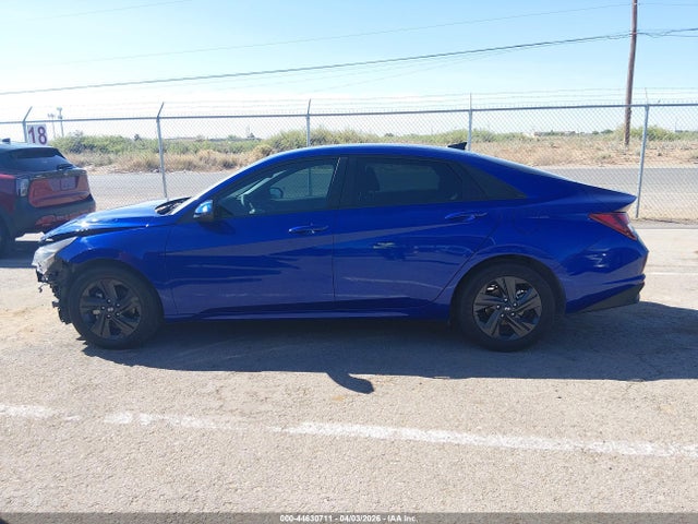 Hyundai ELANTRA Sel