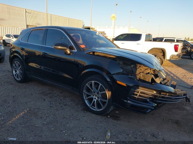 Salvage Porsche Cayenne Image