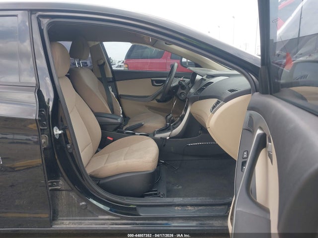 Hyundai ELANTRA Se
