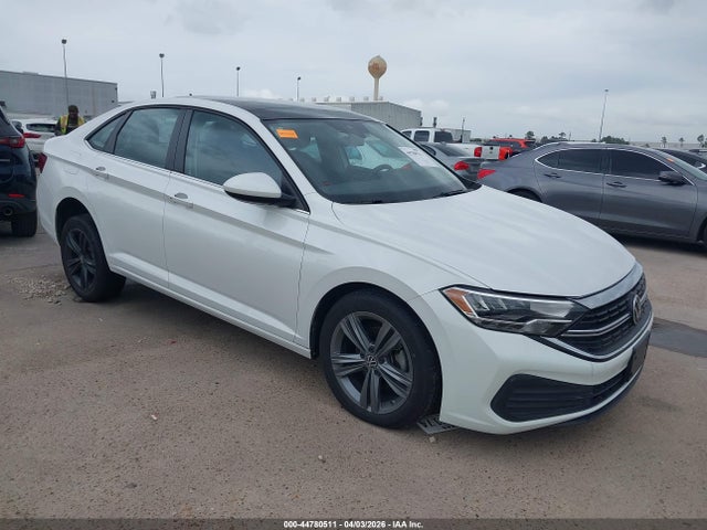 Salvage Volkswagen Jetta Image