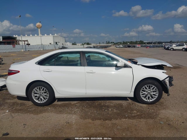Toyota Camry Le