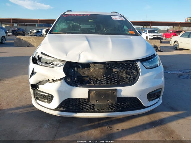Chrysler Pacifica Touring L