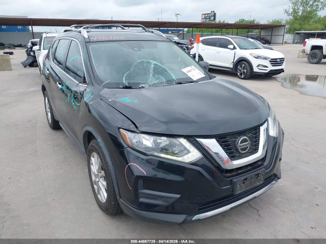 Salvage Nissan Rogue Image