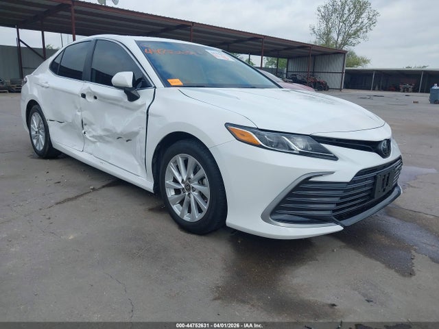 Salvage Toyota Camry Image