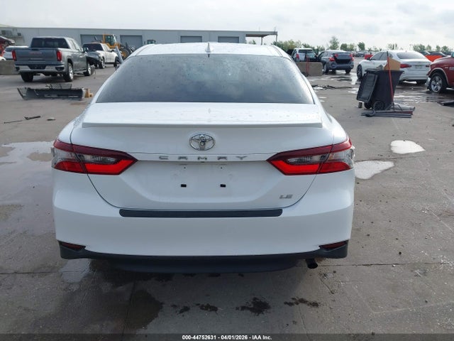 Toyota Camry Le