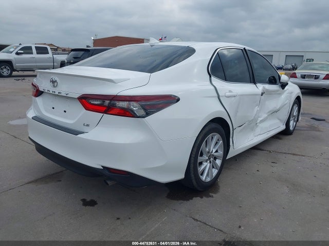 Toyota Camry Le