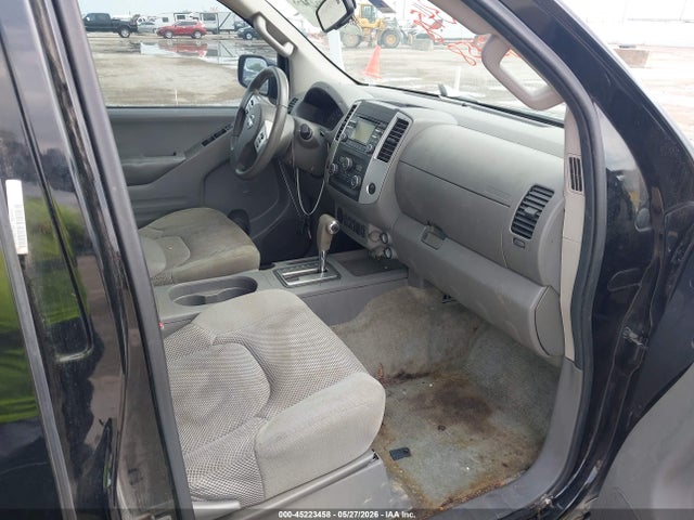 Nissan Frontier Sv