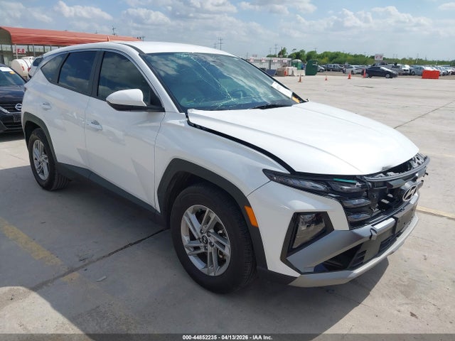 Salvage Hyundai TUCSON Image