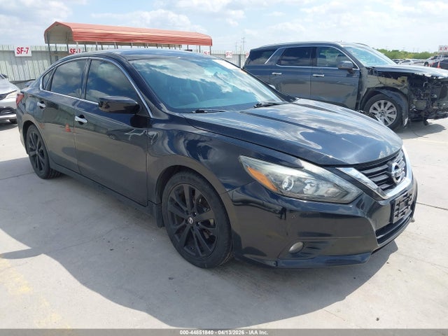 Salvage Nissan Altima Image