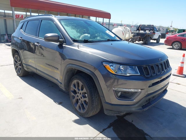 Salvage Jeep Compass Image