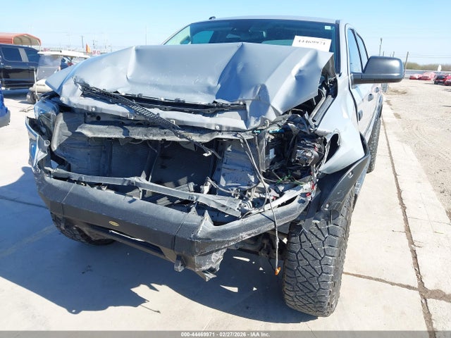 Toyota Tundra Sr5 5.7l V8