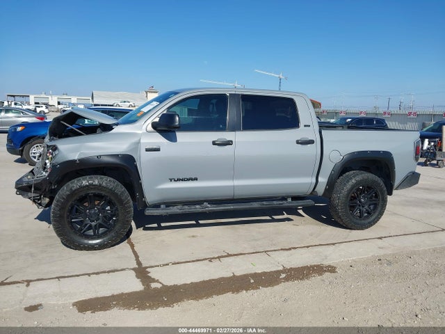 Toyota Tundra Sr5 5.7l V8