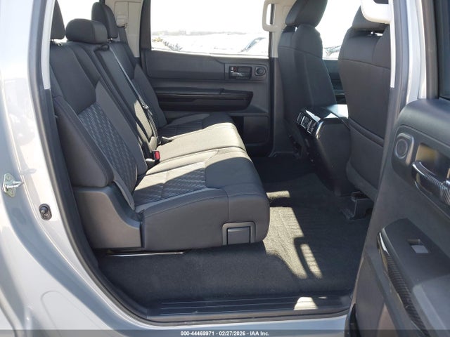Toyota Tundra Sr5 5.7l V8