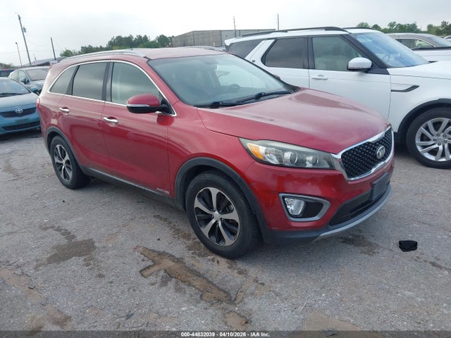Salvage Kia Sorento Image