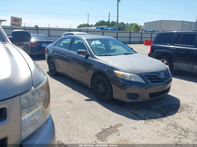 Salvage Toyota Camry Image