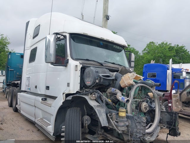 Salvage Volvo Vnl Image