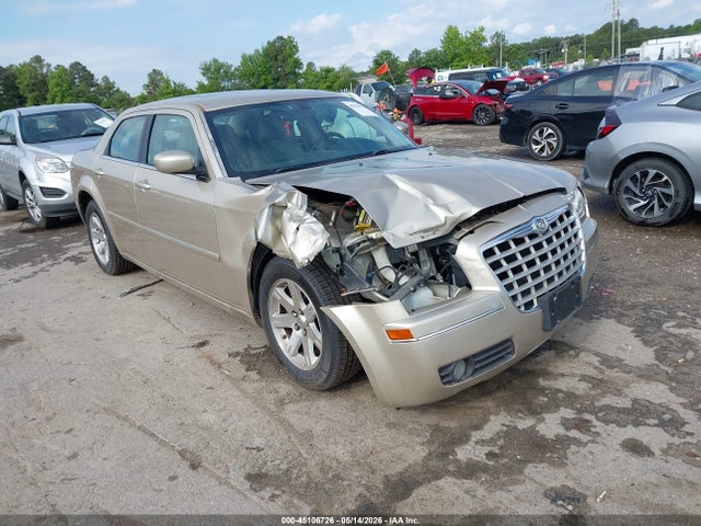 Salvage Chrysler 300 Image