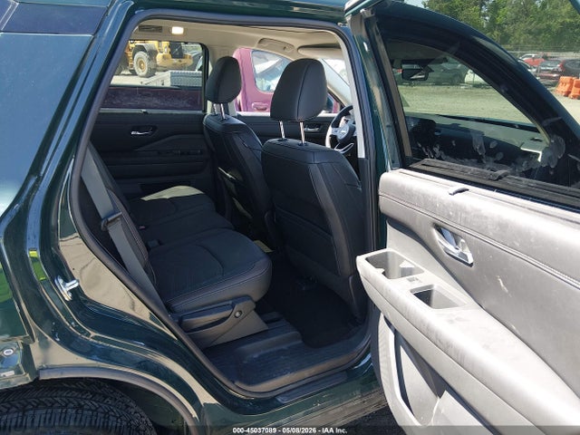 Nissan Pathfinder Platinum 4wd