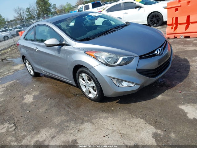 Salvage Hyundai ELANTRA Image