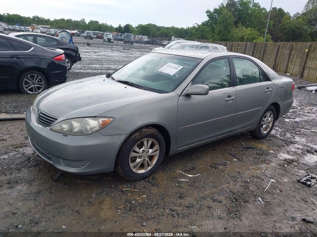 Toyota Camry Le V6