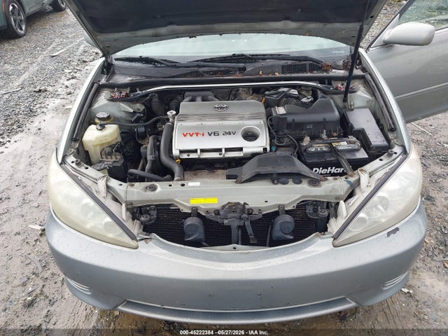 Toyota Camry Le V6
