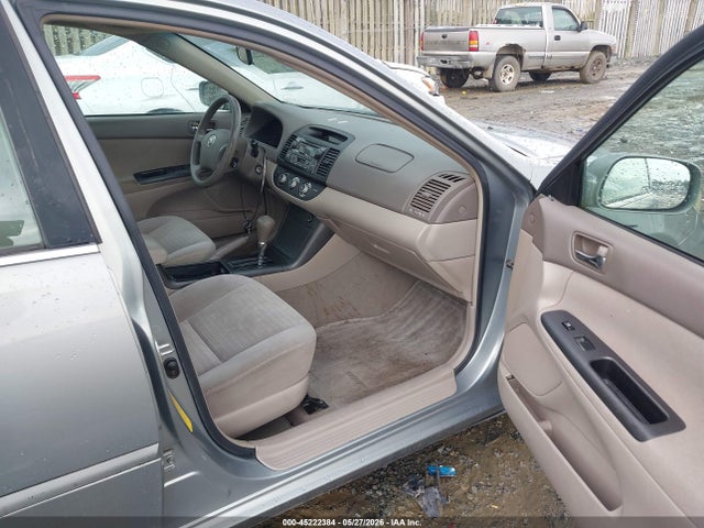 Toyota Camry Le V6