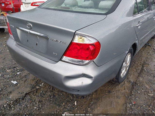 Toyota Camry Le V6