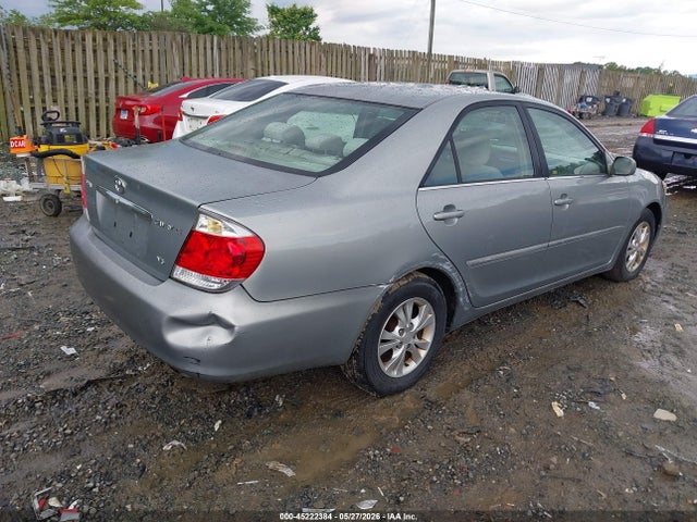 Toyota Camry Le V6