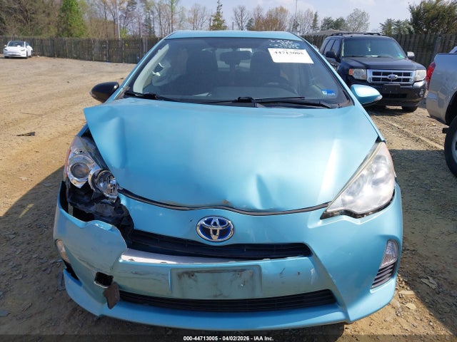 Toyota Prius c Three