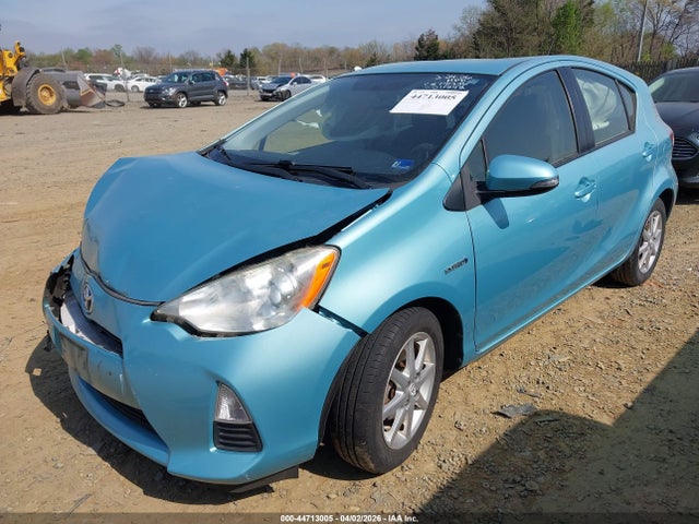 Toyota Prius c Three