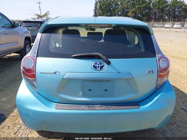 Toyota Prius c Three