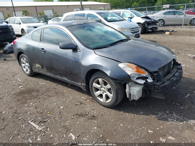 Salvage Nissan Altima Image