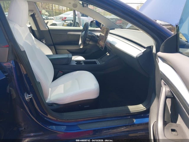 Tesla Model 3 Rear-wheel Drive