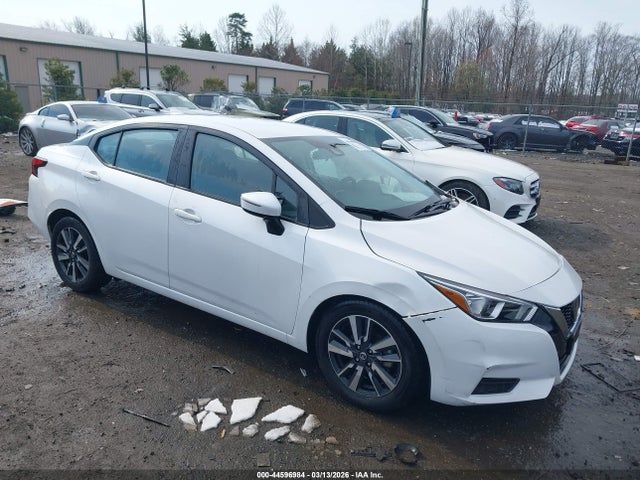 Salvage Nissan Versa Image