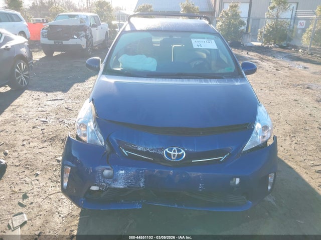 Toyota Prius v Two