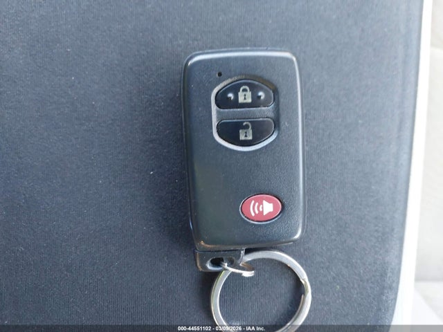 Toyota Prius v Two
