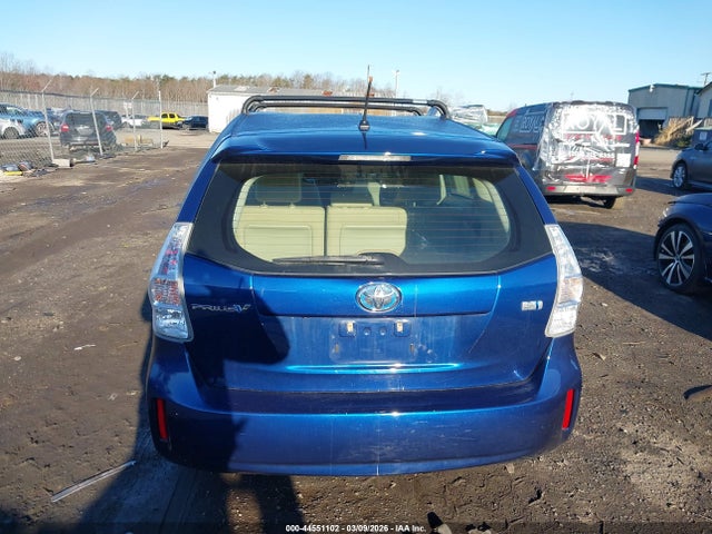 Toyota Prius v Two