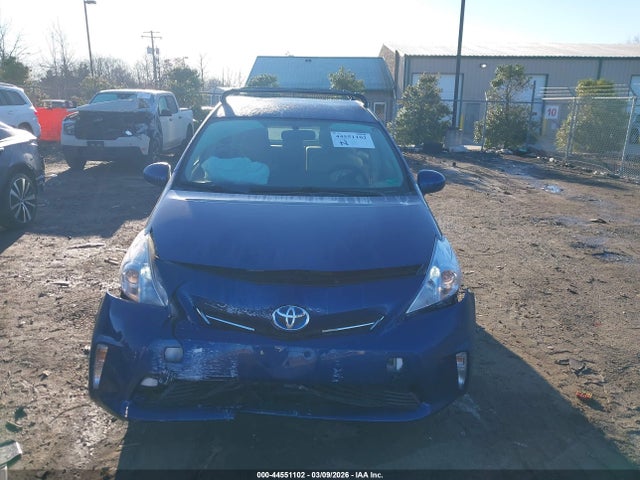 Toyota Prius v Two