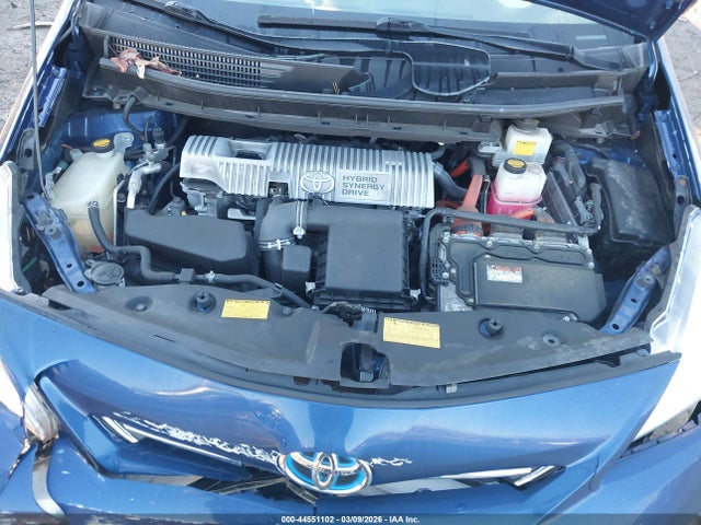Toyota Prius v Two