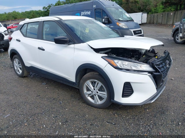 Salvage Nissan Kicks Image