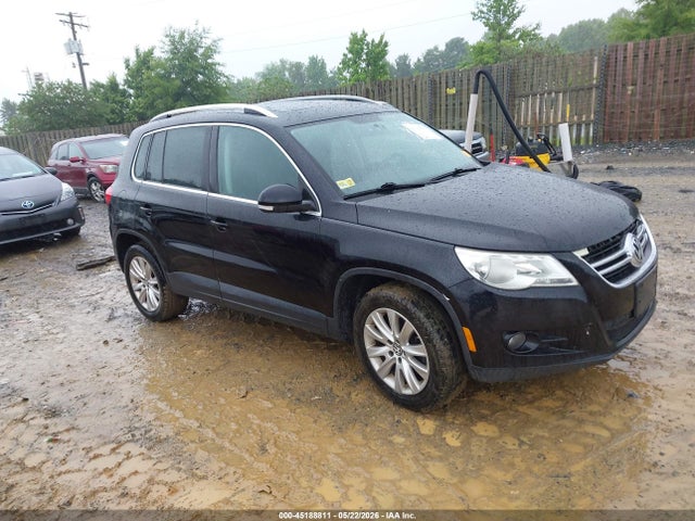 Salvage Volkswagen Tiguan Image