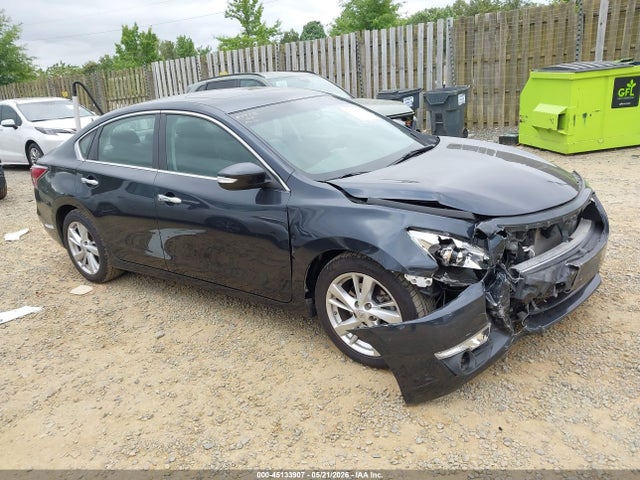 Salvage Nissan Altima Image