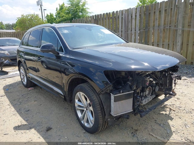 Salvage Audi Q7 Image