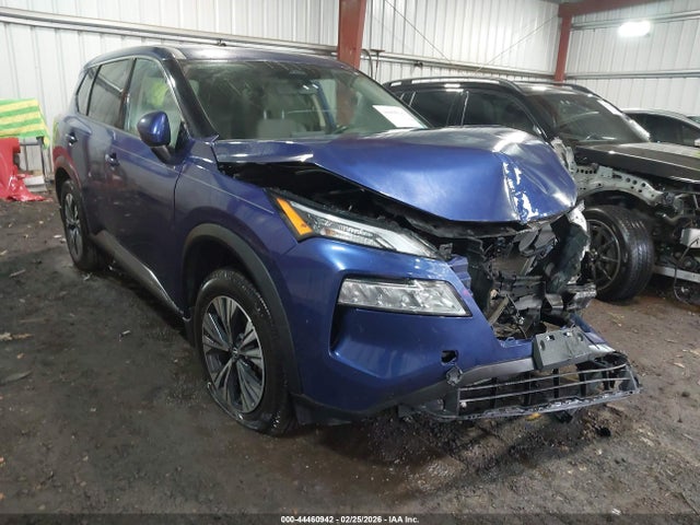 Salvage Nissan Rogue Image