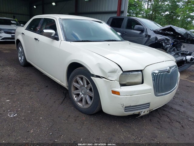 Salvage Chrysler 300 Image